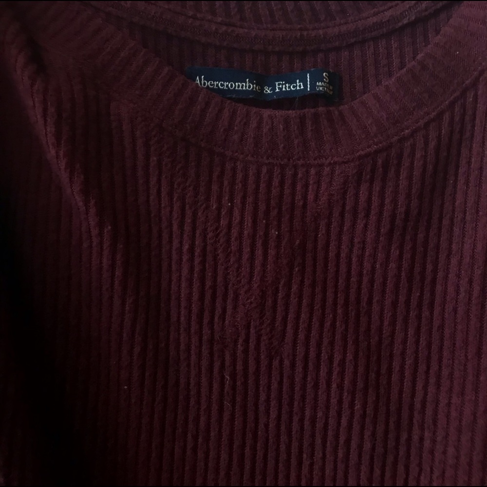 Abercrombie & Fitch maroon long sleeve - Picture 3 of 4